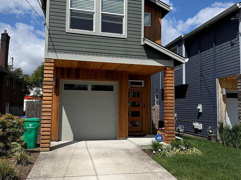 1559 NE 72nd Ave — Photo 1
