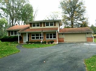 1780 Dundee Rd, Brookfield, WI 53045