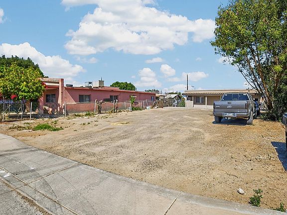 3rd image of 816 W Spring St