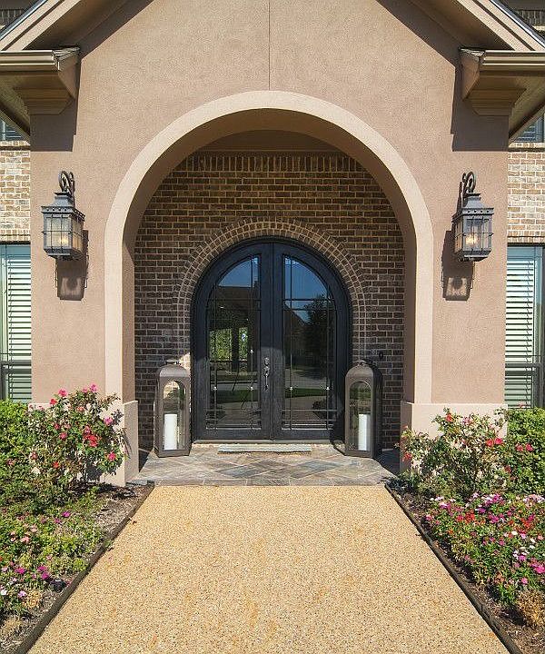 2nd image of 1119 Royal Adelade Dr