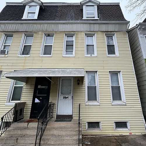 645 W Philadelphia St #2 Photo 1