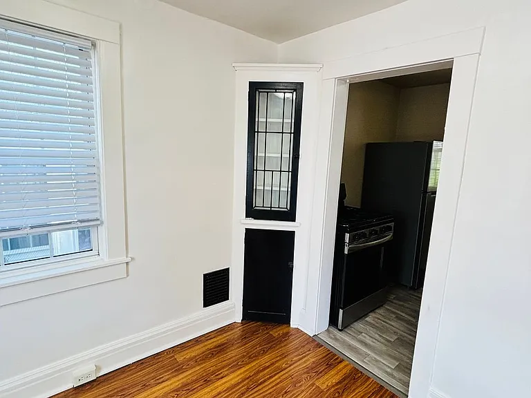 551 Park Pl — Photo 11