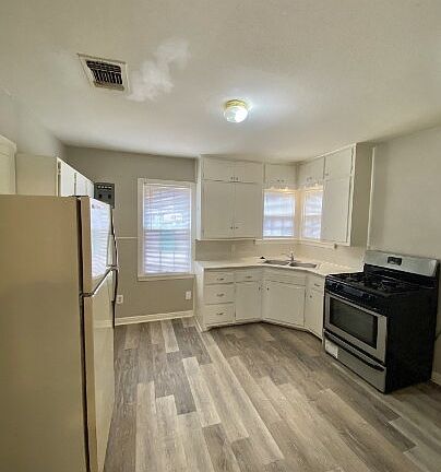 4th image of 2805 37th St