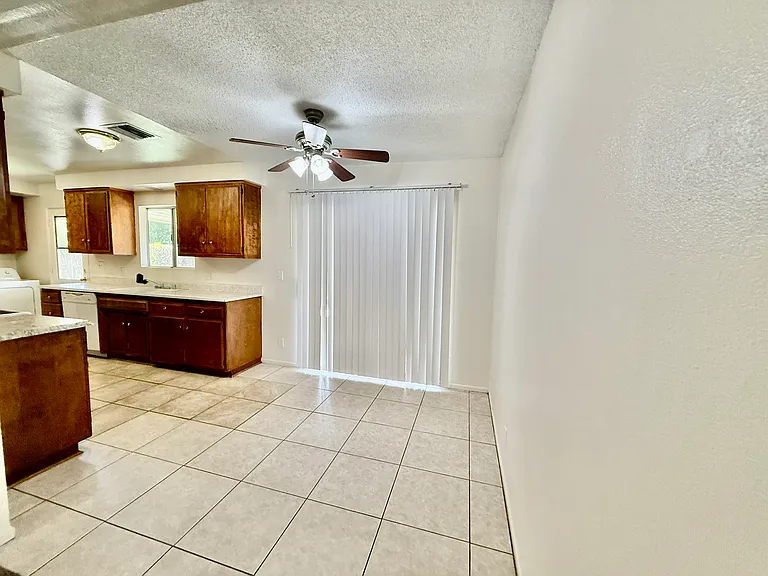 26071 Camphorwood Ave — Photo 6