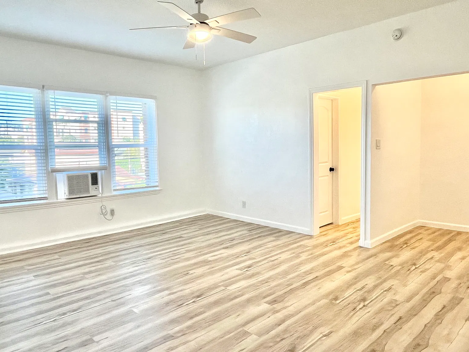 Studio, 500 sqft, $1,695 — Photo 4