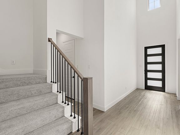 3rd image of 5313 Archeron Ave