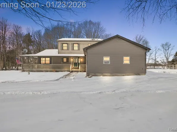 8404 Black River Rd, Jeddo, MI 48032