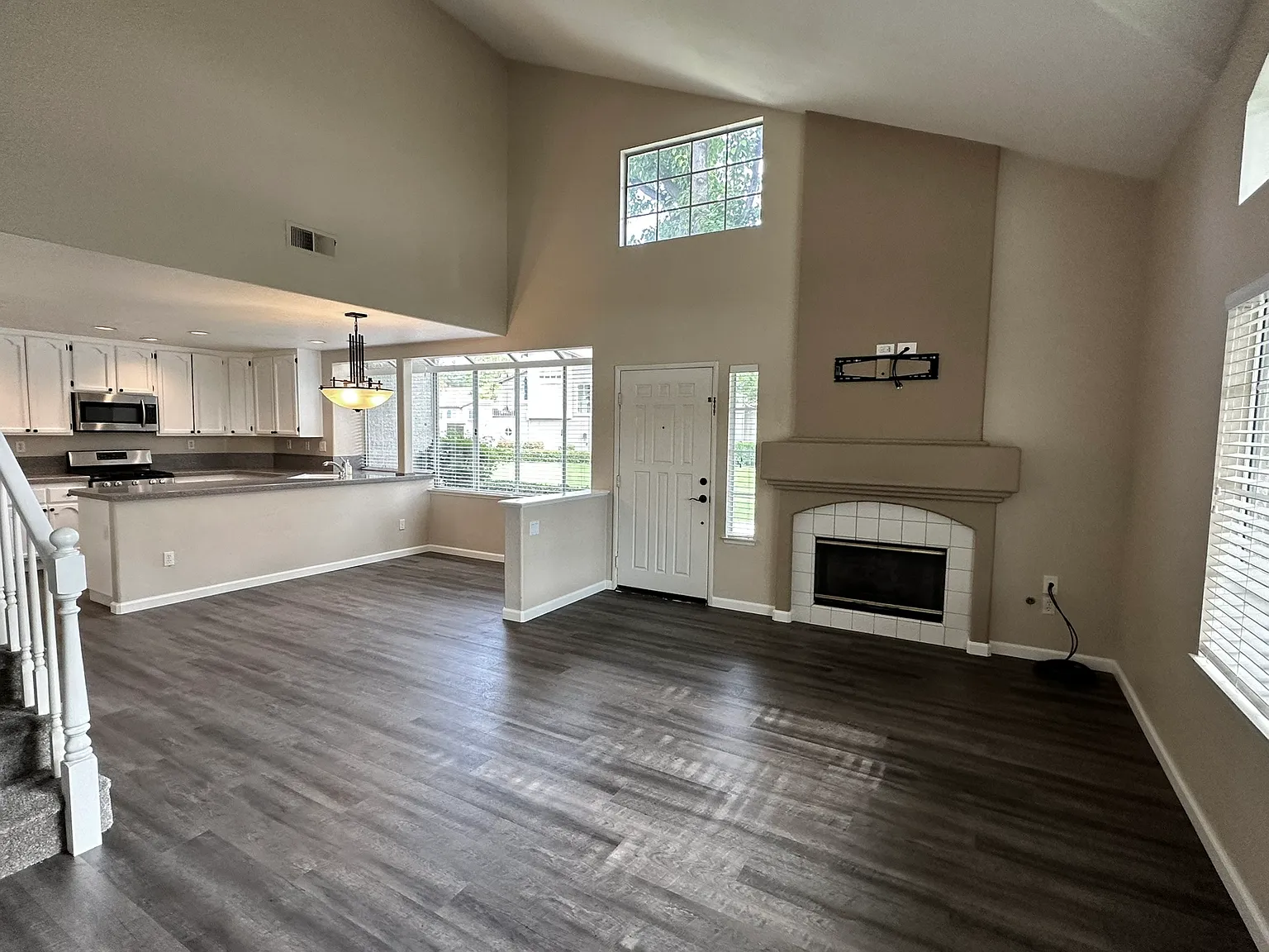 17 Wisteria Pl — Photo 3