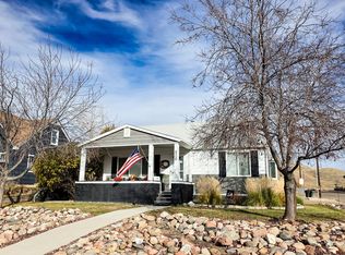 606 7th Ave N, Glasgow, MT 59230