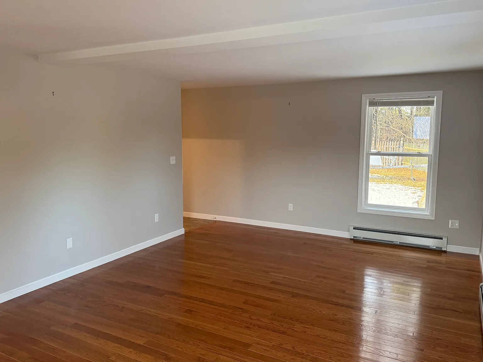 3 bed, 1.5 bath, 1459 sqft, $3,300 — Photo 4