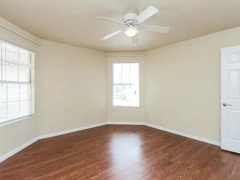 3422 E Woodland Dr — Photo 11