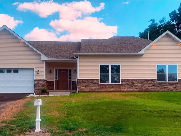 1374 Puggy Ln, Bethlehem, PA 18015