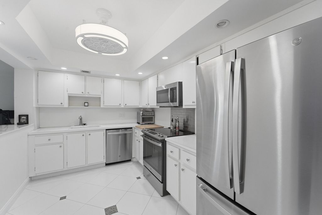 2681 S Course Drive #808, photo 3