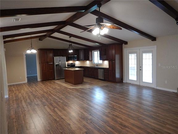 3rd image of 965 W Bramblebush Cir