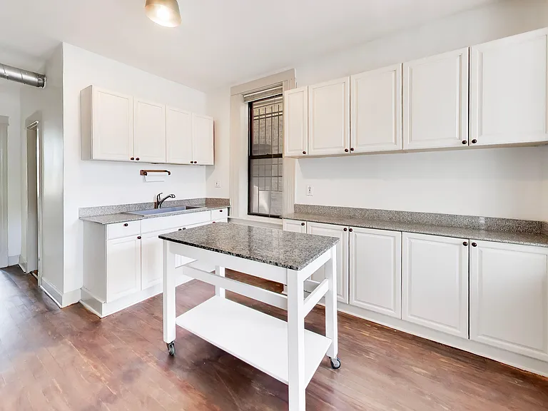 1532 N Greenview Ave #1F — Photo 6