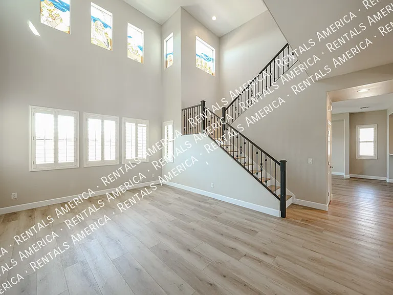 18676 E Braeburn Ln — Photo 11