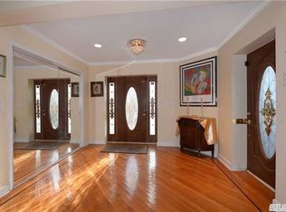 7135 Harrow St, Forest Hills, NY 11375