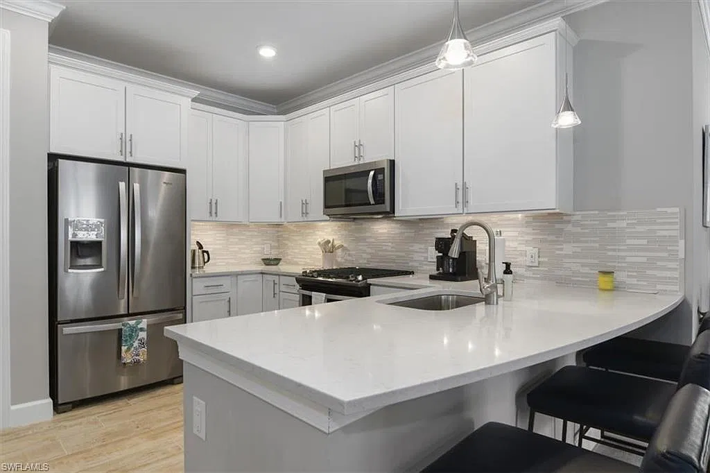 2 bed, 2.0 bath, 1554 sqft, $6,000 — Photo 3