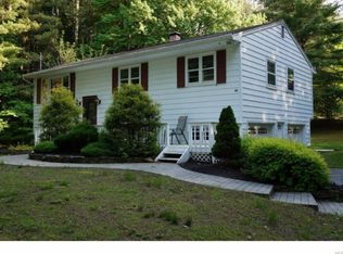 45 Ski Run Rd, Bloomingburg, NY 12721