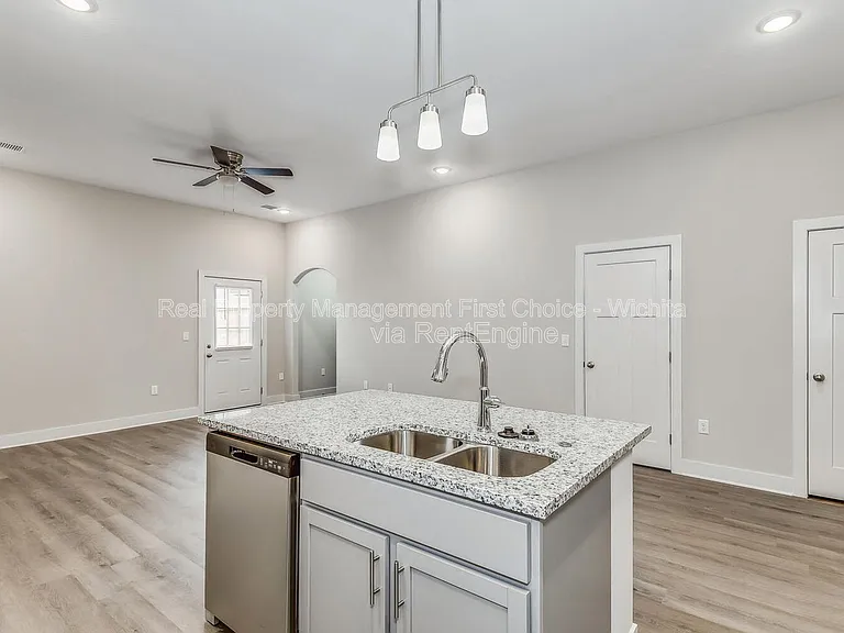 3413 W 45th St S — Photo 5