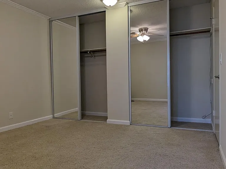 Live Oak Apartments — Photo 62