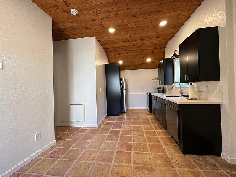 5025 Soquel Dr — Photo 8