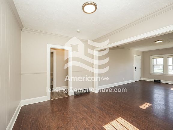 1181462_002_living_room_2.jpg