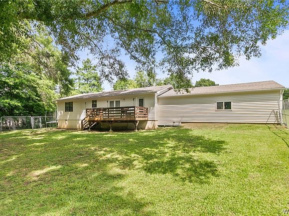 3rd image of 15366 Pecan Dr