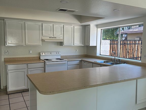 3rd image of 11032 N 54th Dr