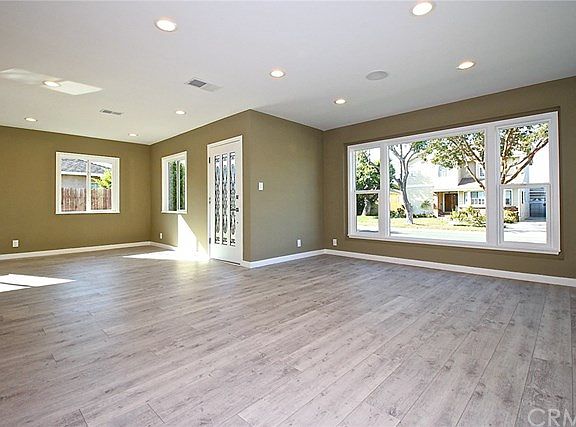 4th image of 6008 Eckleson St