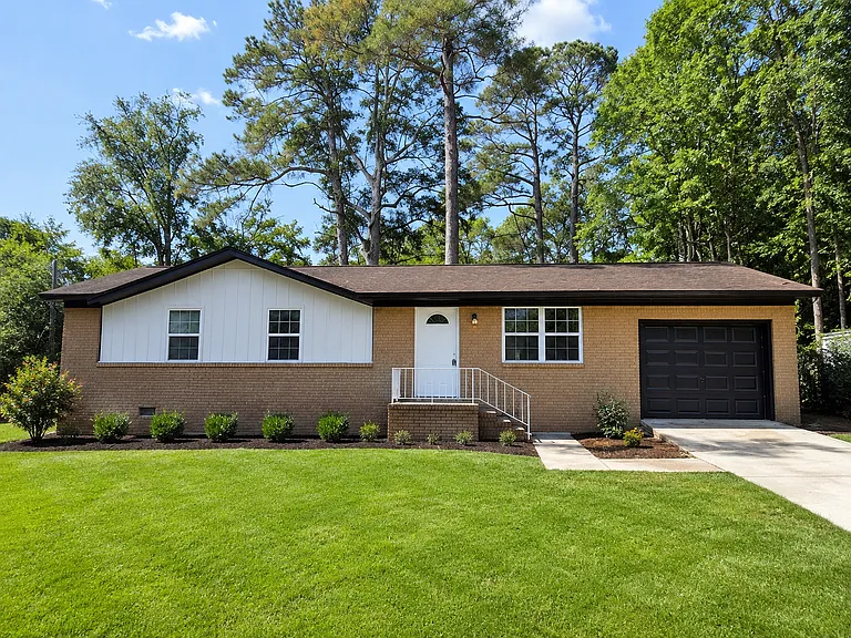 1533 Alpha Ct — Photo 1