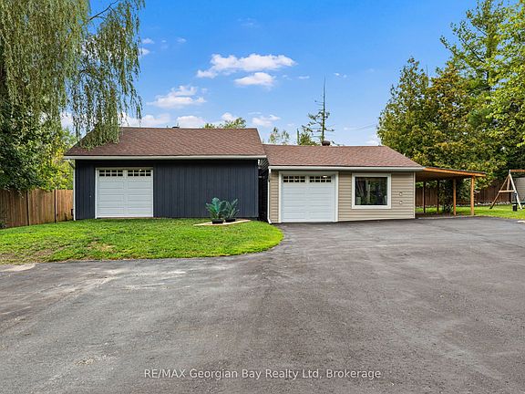 3rd image of 2384 Whetham Rd