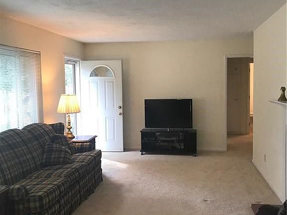 3rd image of 631 Mossoak Dr
