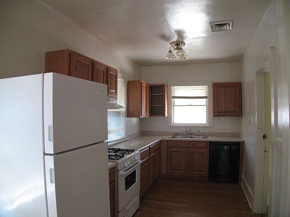 2nd image of 907 N Western Ave #B