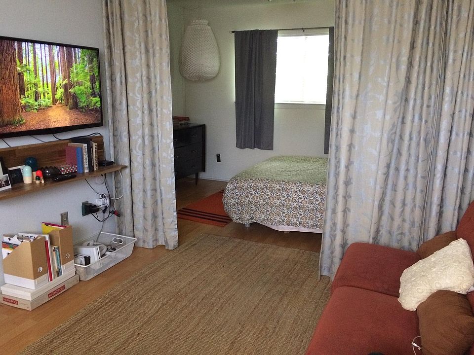 1st image of 515 Krebs Ln APT 104
