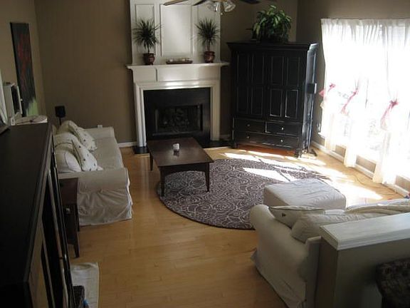 Family Room - The open floor plan creates a big living/entertaining space