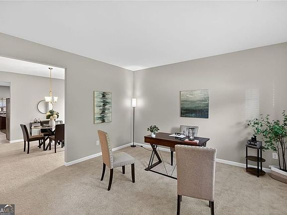 4th image of 311 Hillcrest Ct