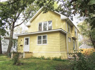 813 Crawford St, Clay Center, KS 67432
