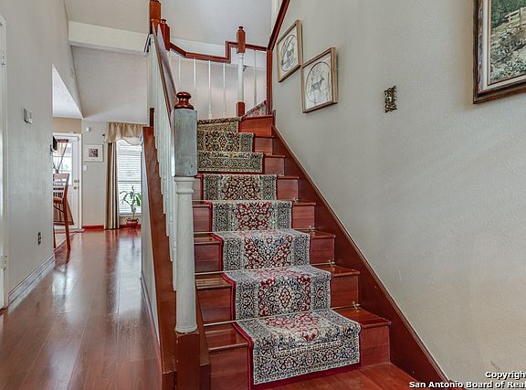 4th image of 864 Amberstone Dr