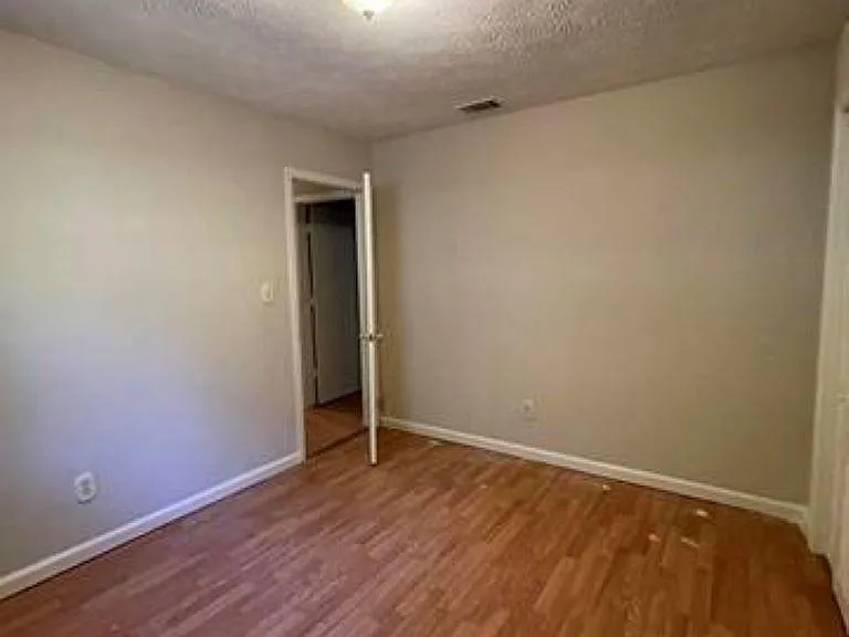 2983 Deshong Dr — Photo 13