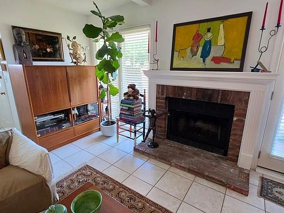 4th image of 4149 Chateau Blvd