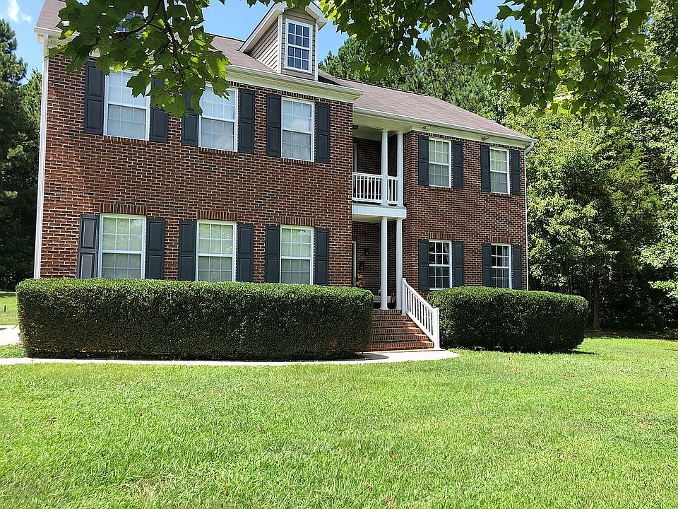 2nd image of 9805 Straightaway Ln