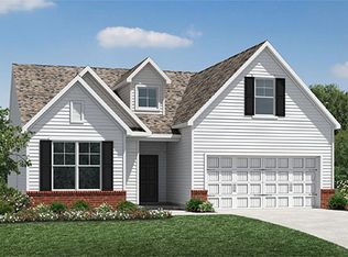 224 Woodland Sky Dr, Pataskala, OH