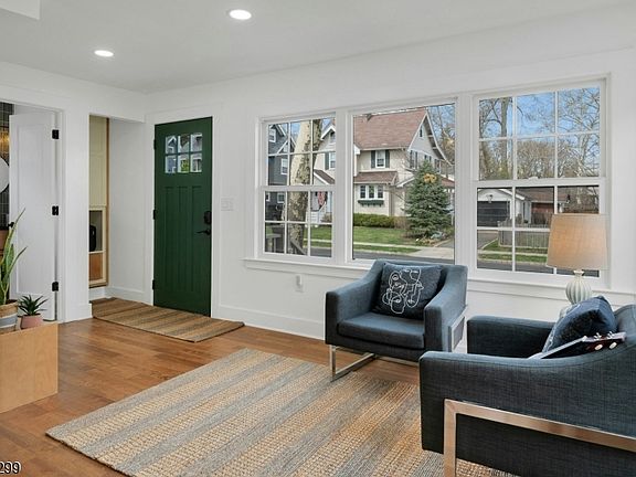 3rd image of 3 Laurel Pl
