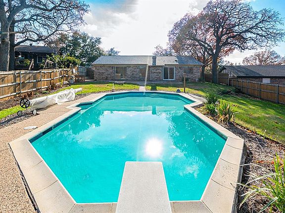 5th image of 2833 Cummings Dr
