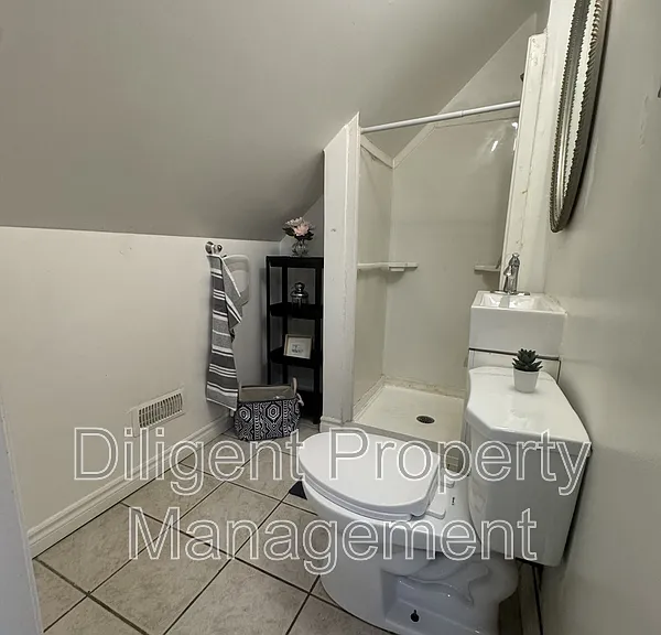 164 Stewart St #UPPER — Photo 26