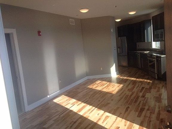 3rd image of 148-50 W Girard Ave Floor 3