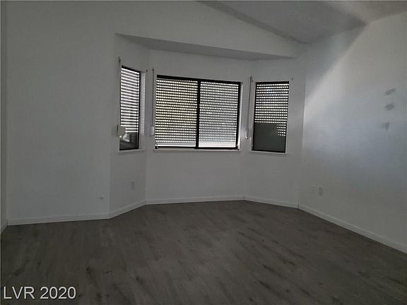 2nd image of 3176 Carmelita Cir