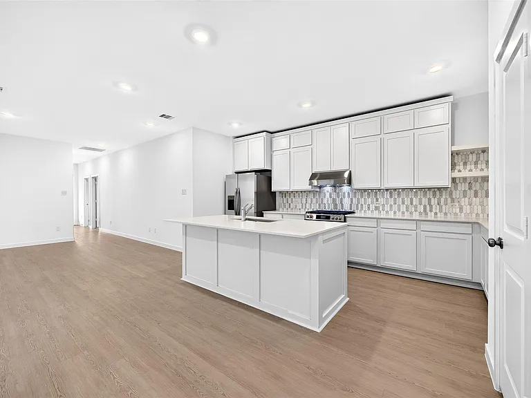 27447 Sunterra Village Dr — Photo 16