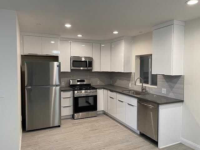 1st image of 4318 S Kansas Ave #307